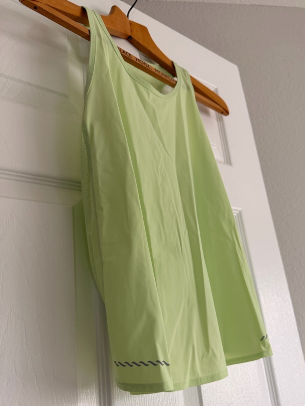 Fabletics Light Lime Performance Tank Size S - Picture 6 of 8